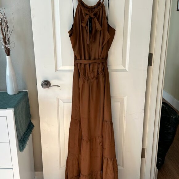 NWT‎ Maxi Halter Dress - Picture 3 of 5